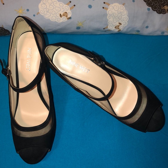 Shoes - Picture 3 of 6